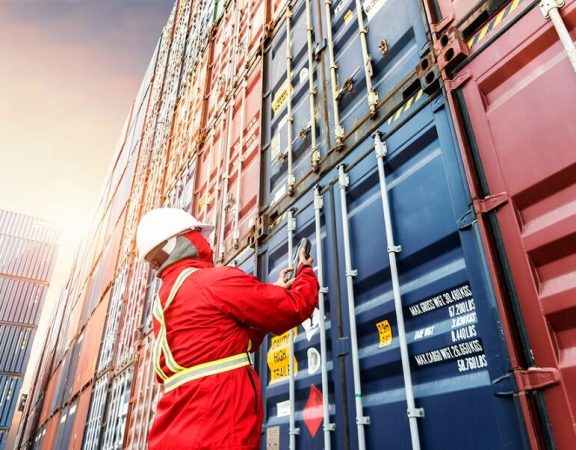 Common Mistakes When Hiring A Shipping Container